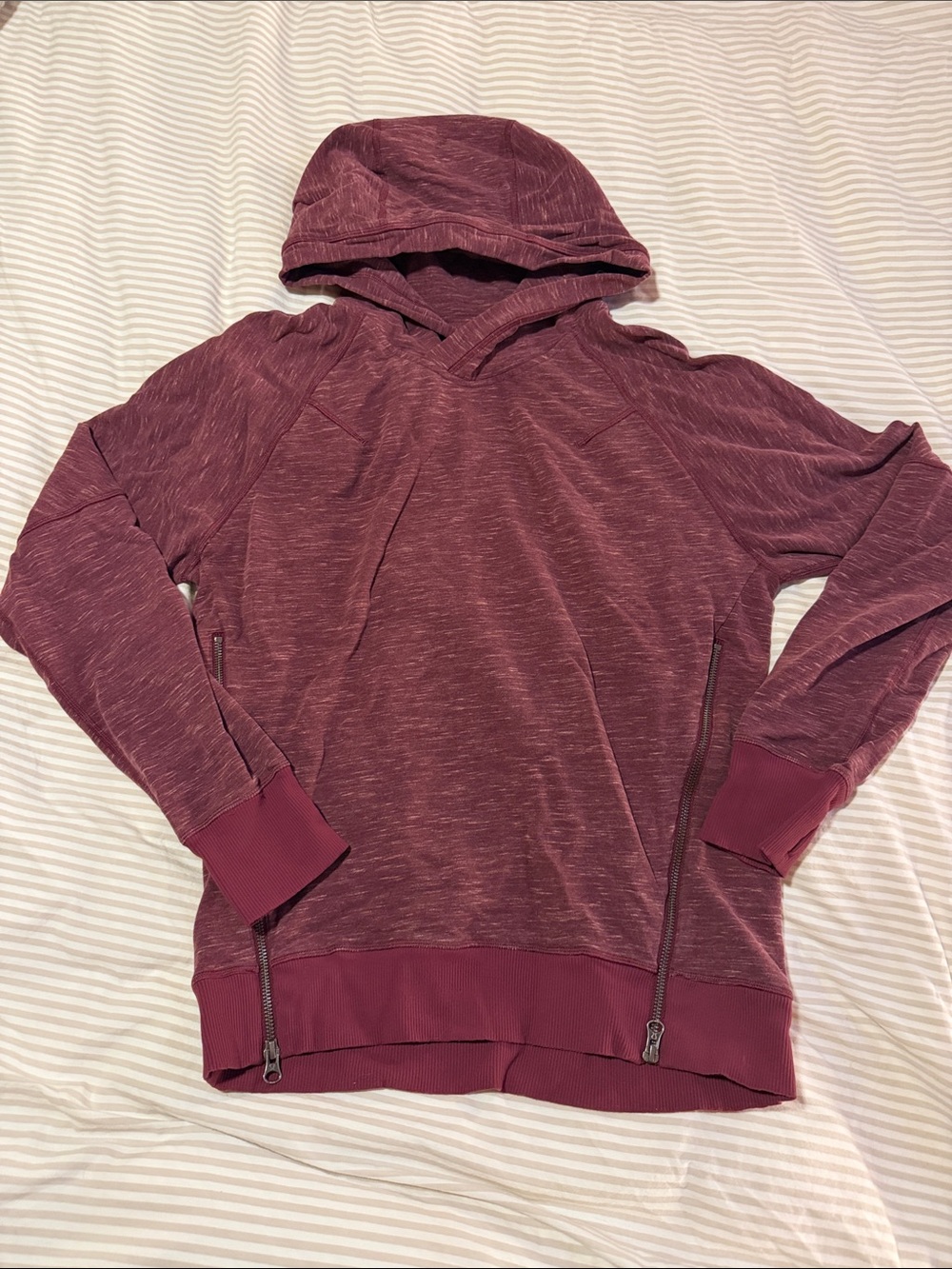 lululemon athletica maroon pullover hoodie